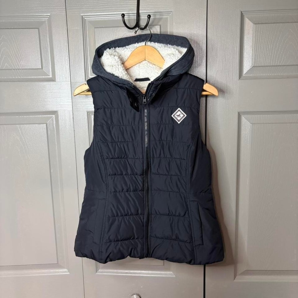 Hollister fur hoodie vest ‎ Size L fur preppy zip